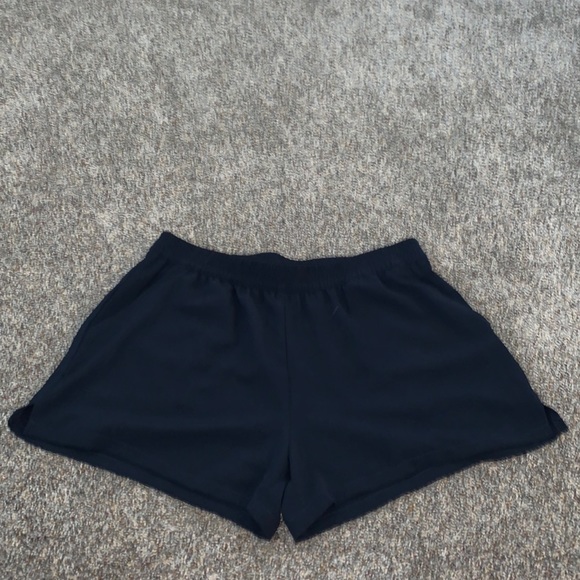 only fabric flowy shorts - Picture 1 of 3